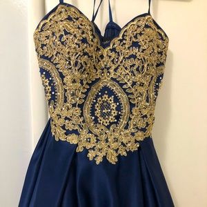Formal gown/elegant dress